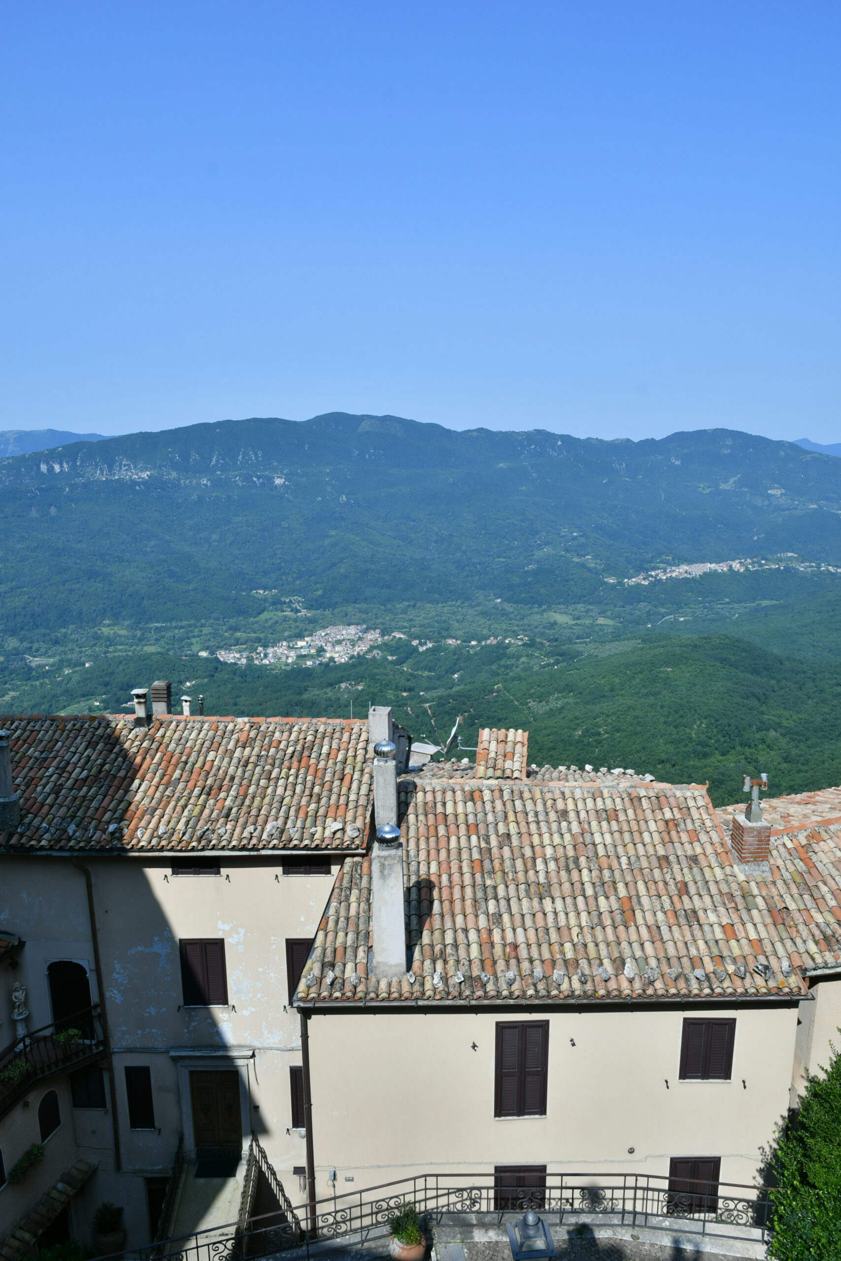 landscape-cervara-di-roma-medieval-town-lazio-region-italy